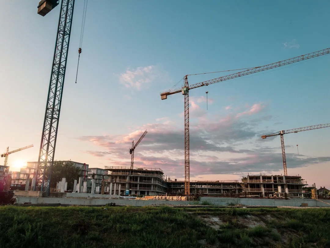 沈阳消防工程公司解析：建筑消防水系统常见设计要点与施工规范
